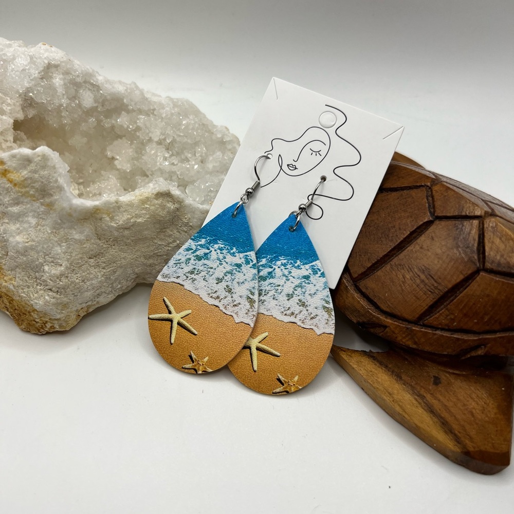 Faux Leather Earrings‎ With Hawaii Theme NEW